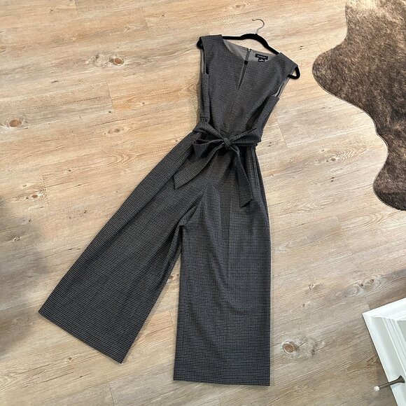 CLUB MONACO Tweed Cap Sleeve Notch Neck Wide Leg Jumpsuit - size 10 - Picture 2 of 7